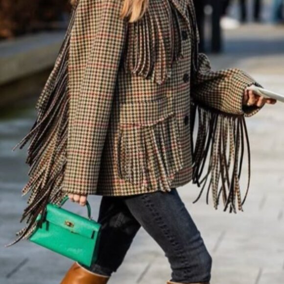 Green BLANKNYC Fringe Plaid Shacket • Medium Loose Fit • Fall Winter must have - Picture 11 of 16